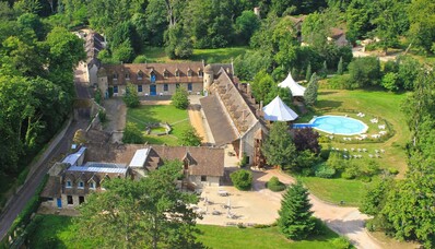 Аренда вертолета : Abbaye des Vaux de Cernay — Vallée de Chevreuse