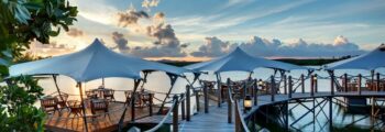 Titre de la page : Port-Louis

alt : Port-Louis Sunset Restaurant sur l'eau
