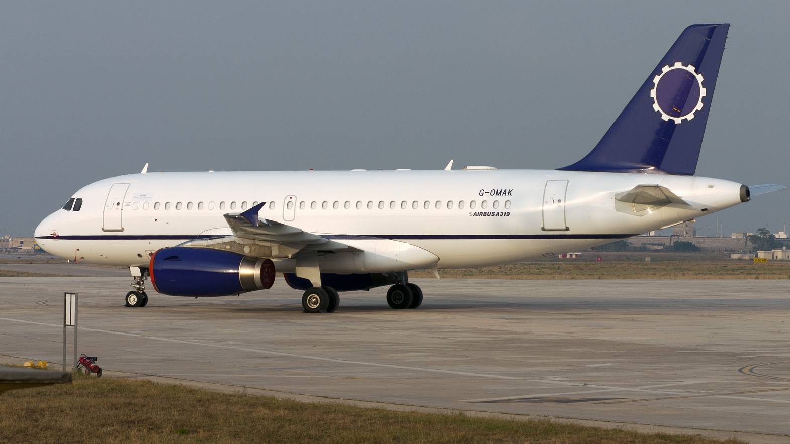 Airbus A319-CJ blanc sur le tarmac