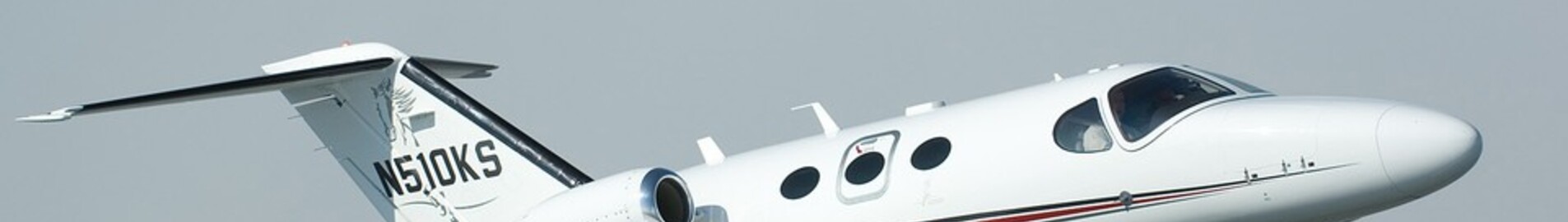 Citation Jet Mustang или Embraer Phenom 100 — как выбрать?