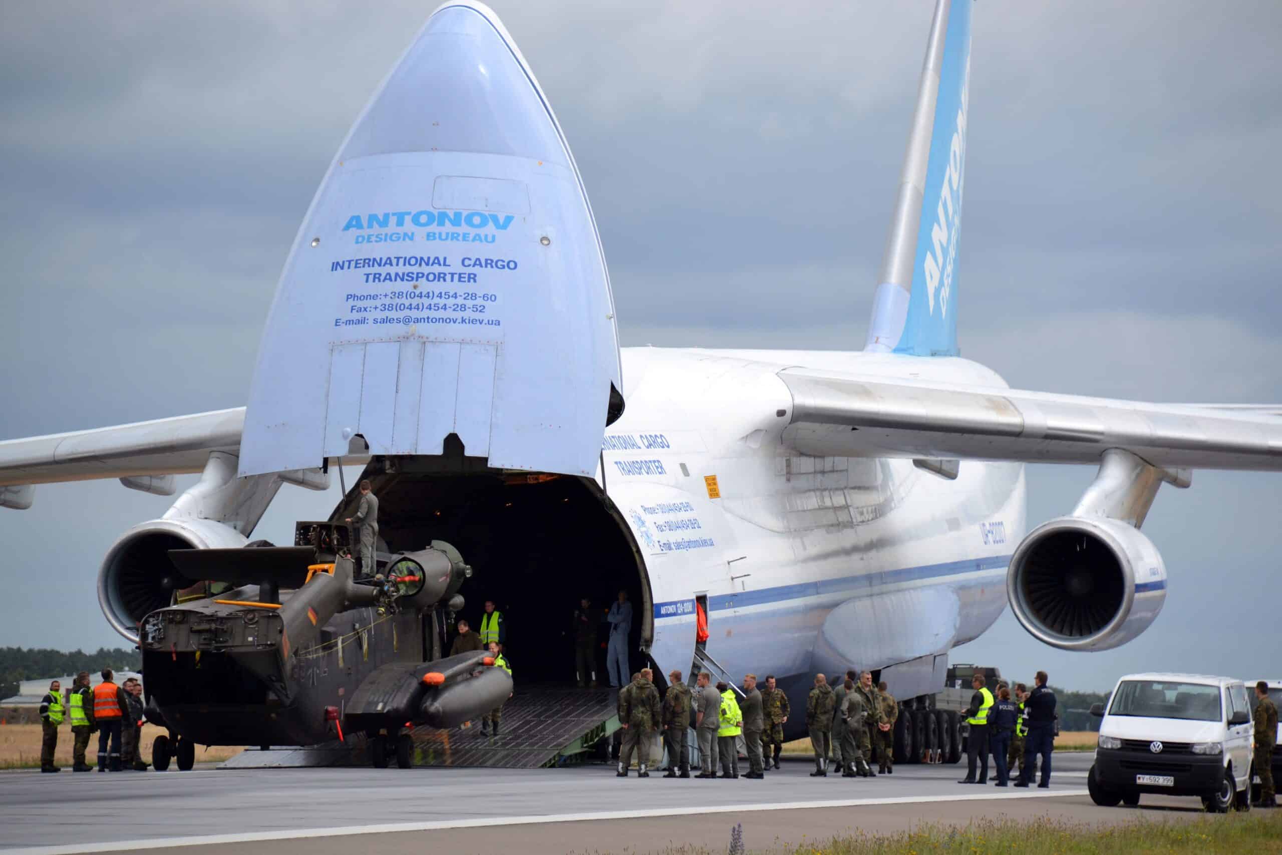 Location avion cargo Antonov An-124 chargement