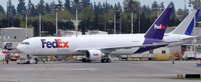 BOEING 767-300F: Местонахождение авиационный грузовой 