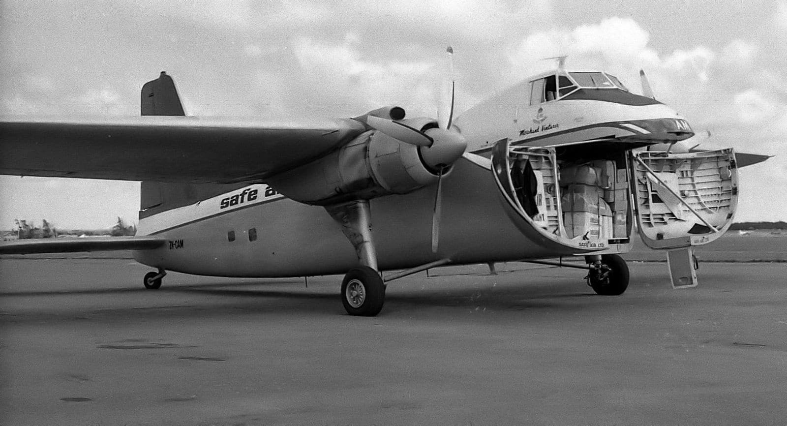 avion cargo An-124 piste