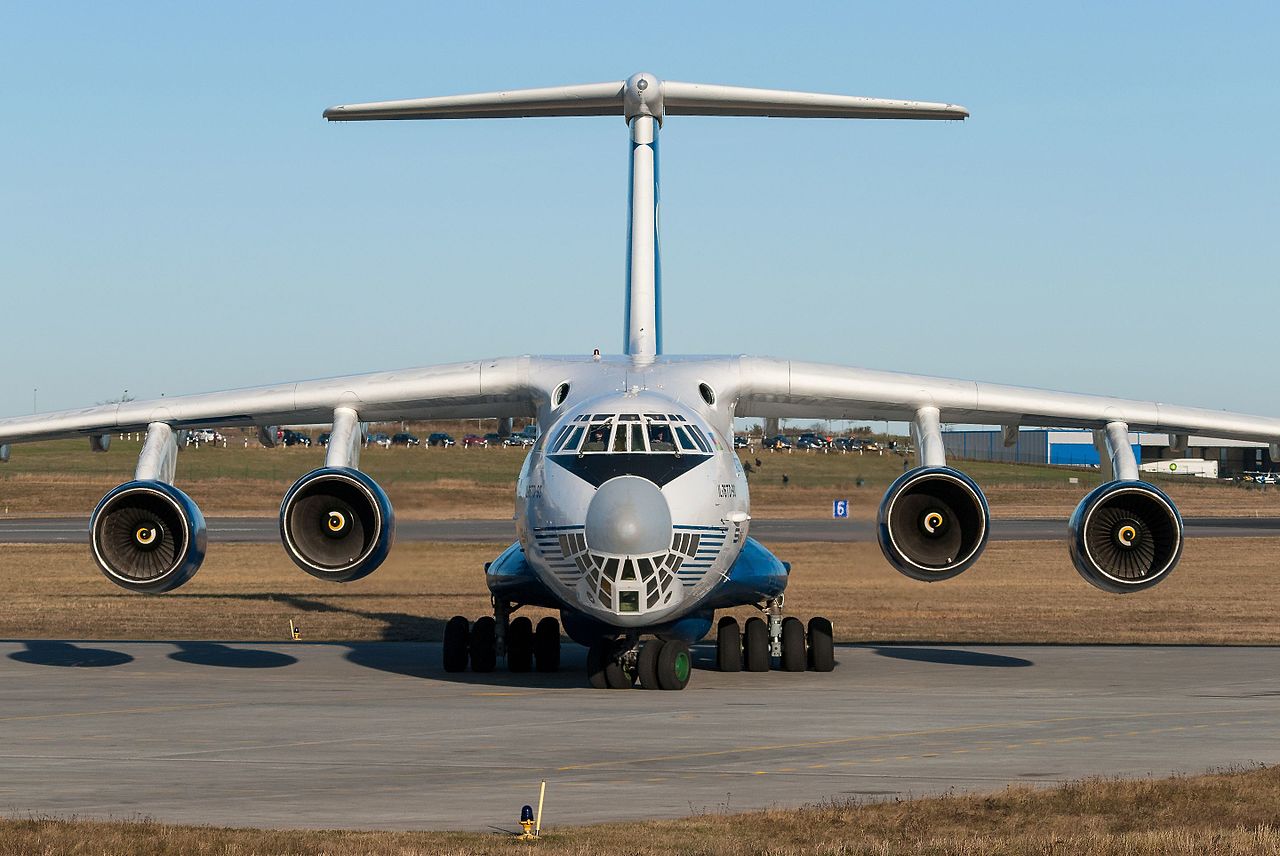 Ilyushin IL-76 TD exterieur